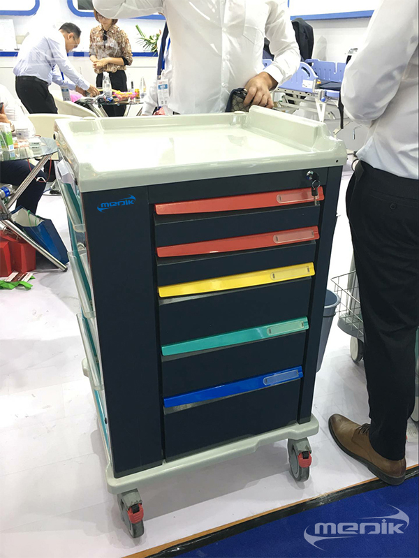 Nueva serie de carros médicos lanzados en otoño 2018 CMEF