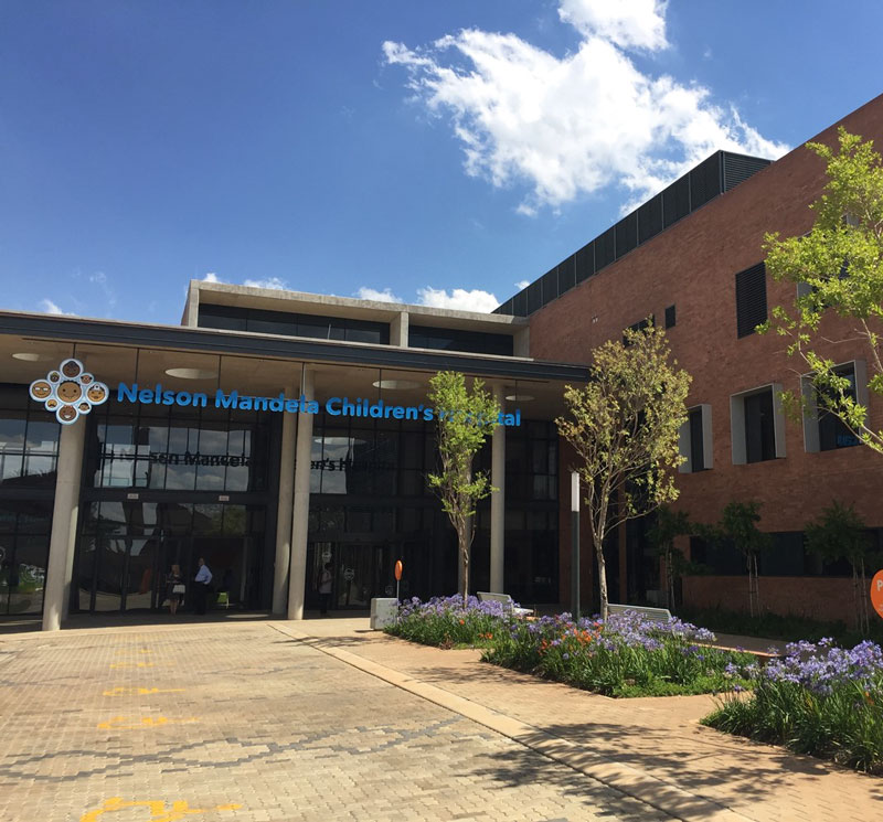 Tableau d'examen pédiatrique de livraison de cargaison pour l'hôpital de NMC d'Afrique du Sud !